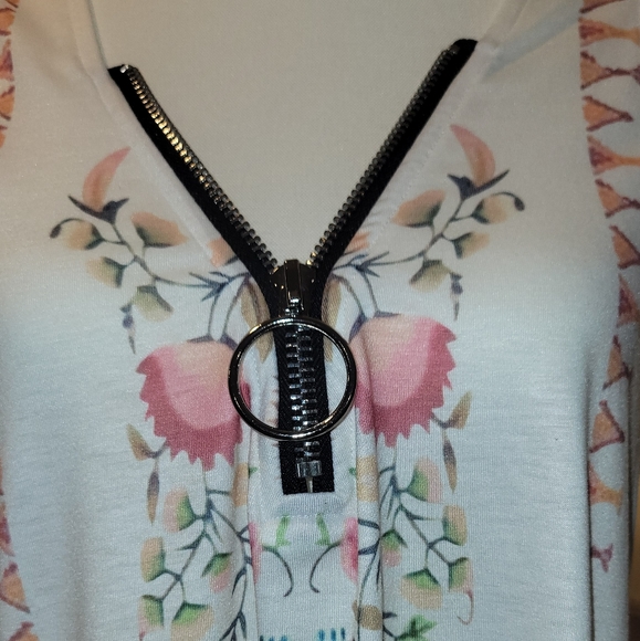 Womens Sleeveless Top - Picture 2 of 5